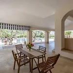 Lauschiges Apartment Mit 60M2 Pool, Babybett, Waschmaschine, Grillbereich - Nur 800 Meter Zum Strand