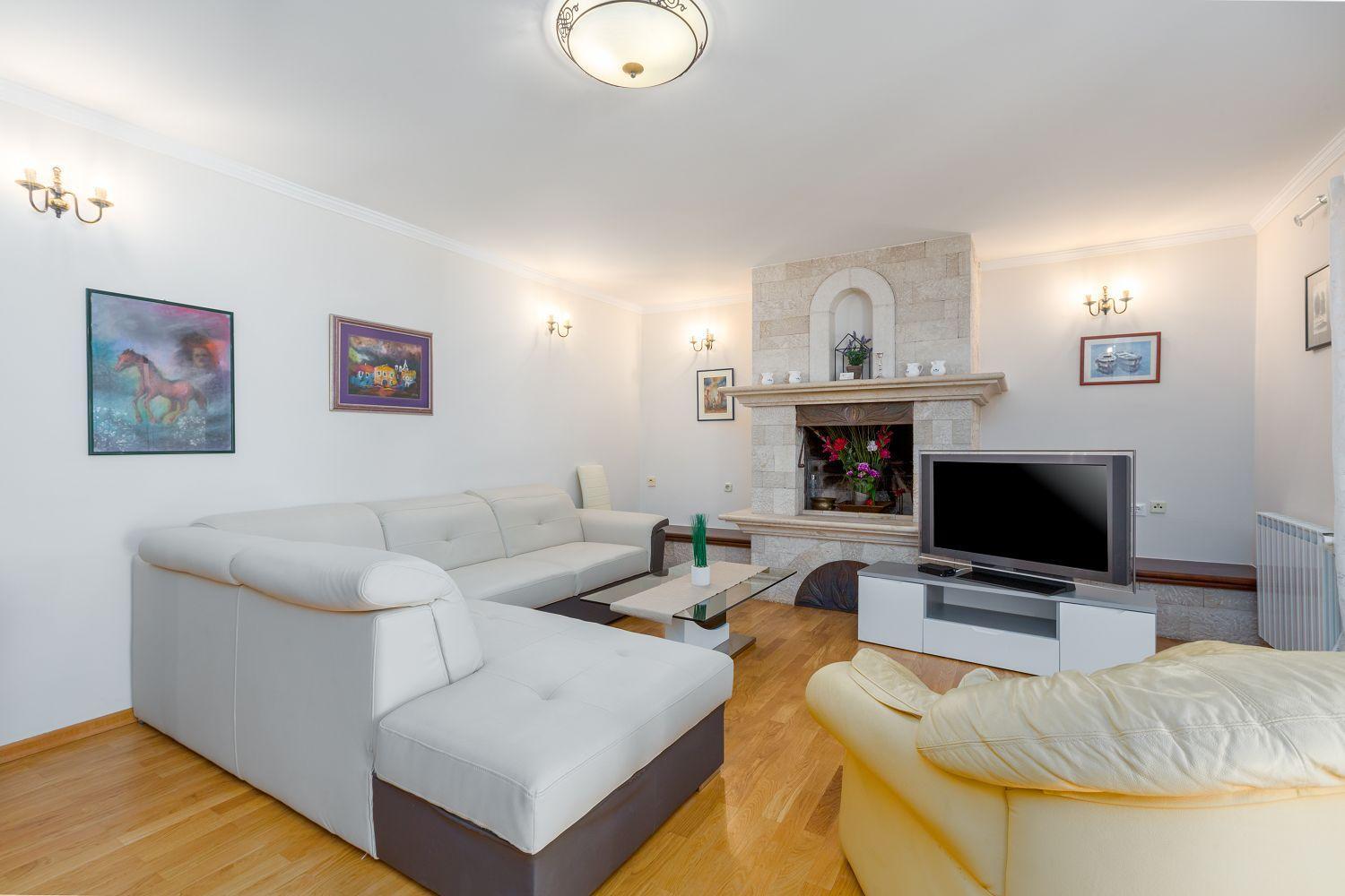 Apartment Lauschiges Mit 60m2 Pool, Babybett, Waschmaschine, Grillbereich - Nur 800 Meter Zum Porec