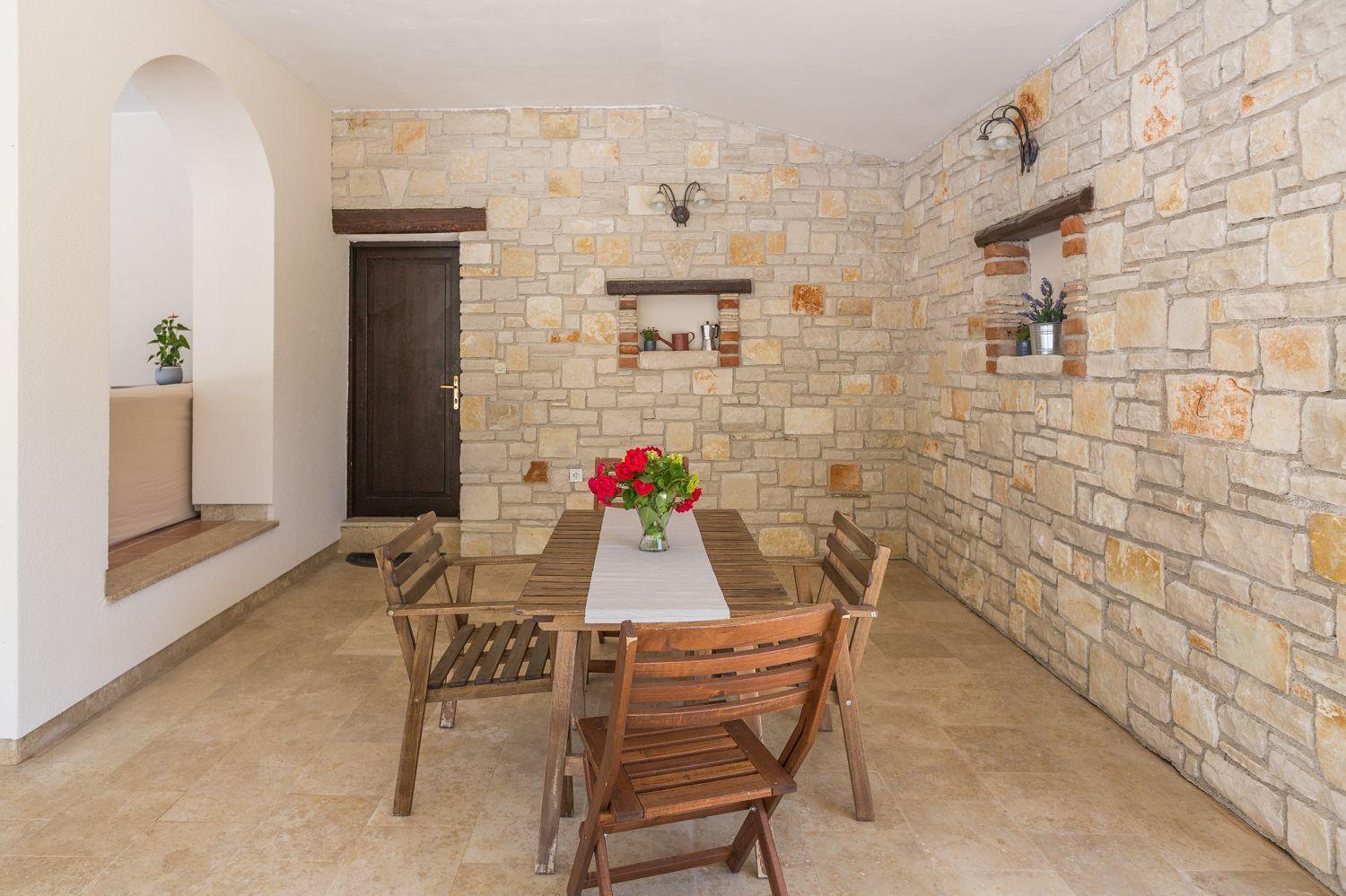 Lauschiges Mit 60m2 Pool, Babybett, Waschmaschine, Grillbereich - Nur 800 Meter Zum Apartment Porec